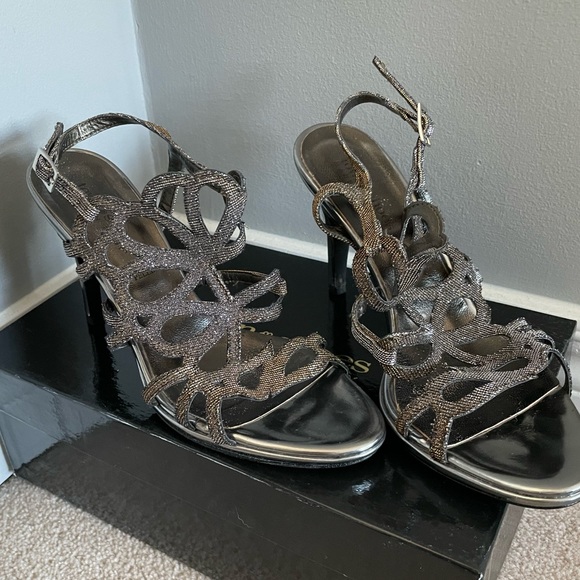 Townshoes Made in Italy - Steel Grey Cut-Out Heels - Picture 1 of 10